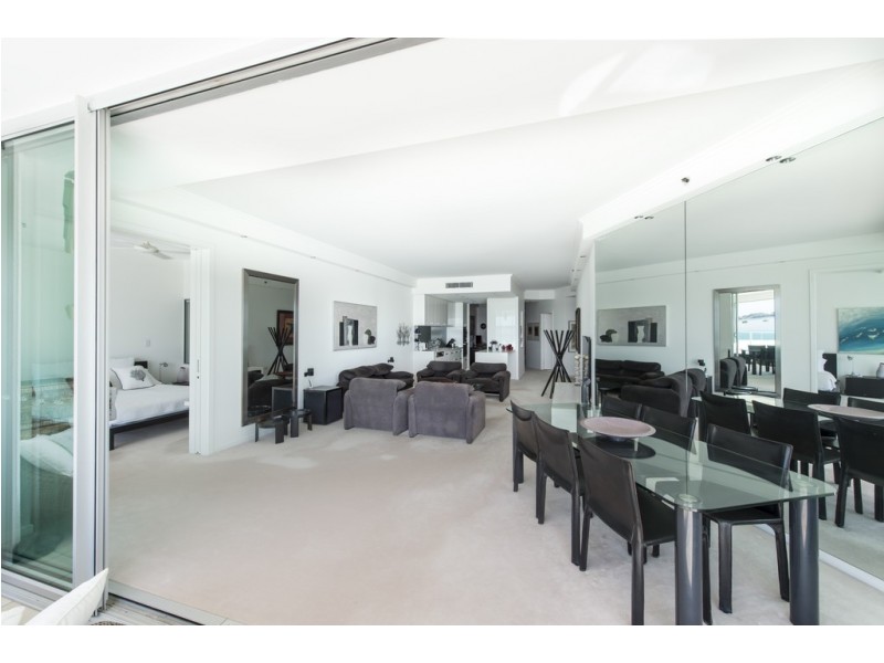 203/300 ‘Aqua’ Marine Parade, Labrador QLD 4215