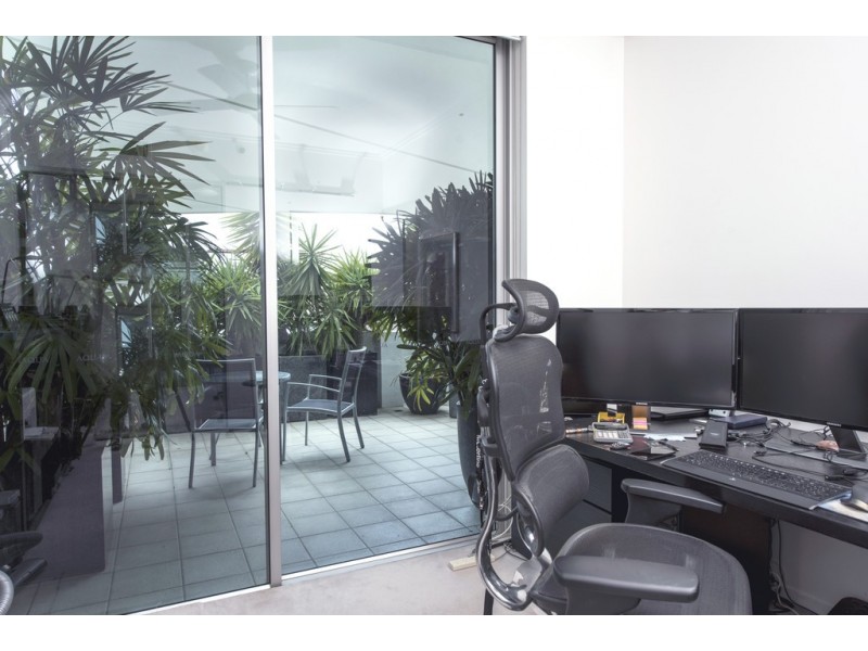 203/300 ‘Aqua’ Marine Parade, Labrador QLD 4215