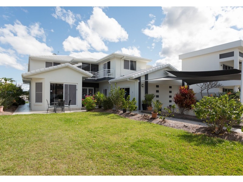 34 Cabana Boulevard, Benowa Waters QLD 4217