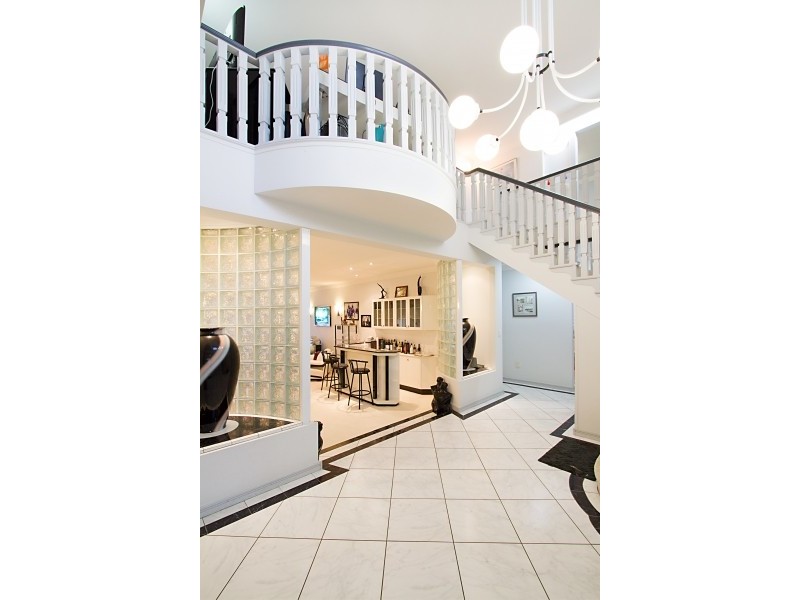 34 Cabana Boulevard, Benowa Waters QLD 4217