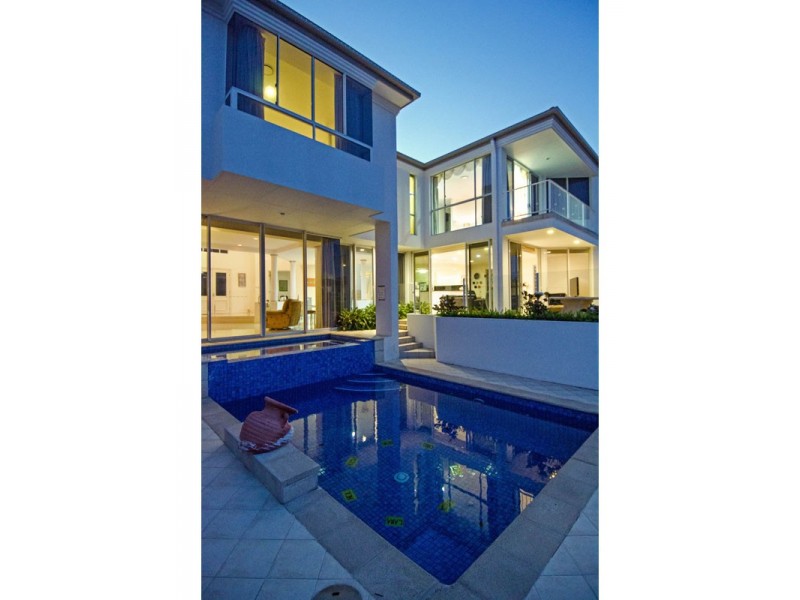 Paradise Waters QLD 4217