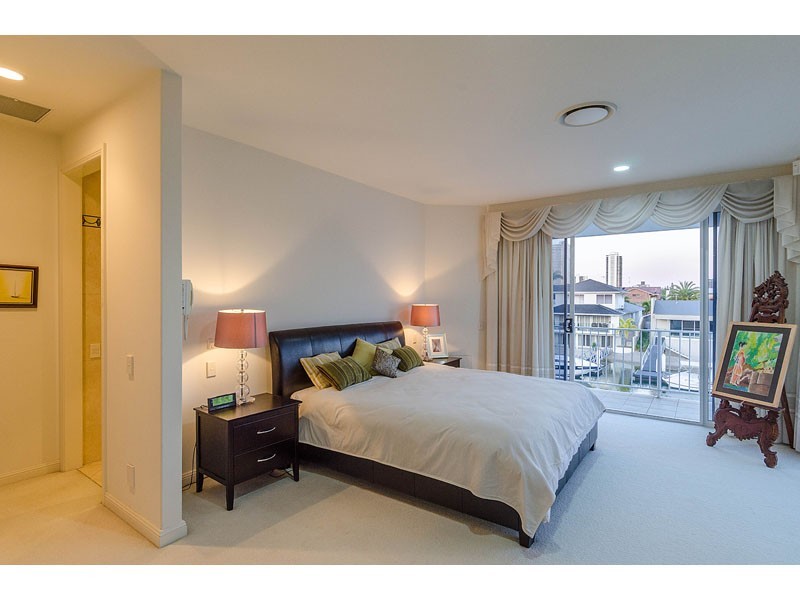 Paradise Waters QLD 4217