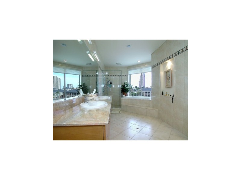 Paradise Waters QLD 4217