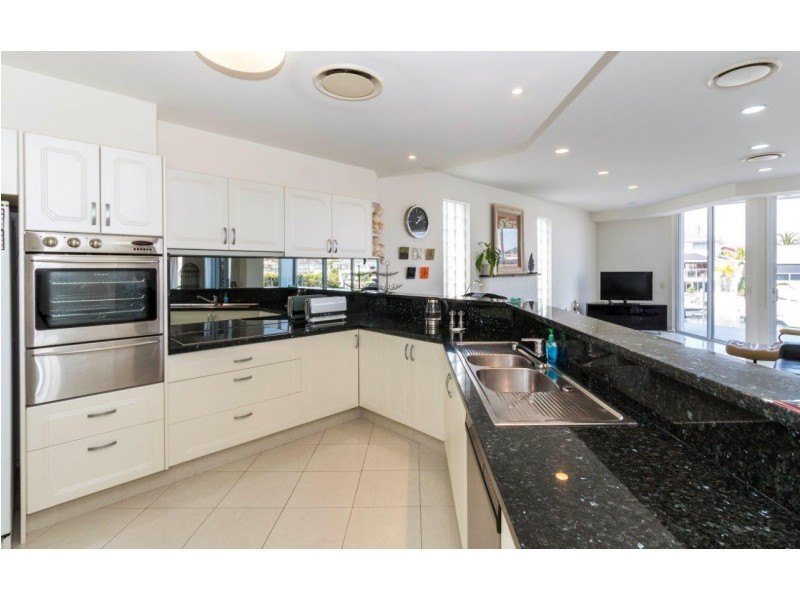 Paradise Waters QLD 4217