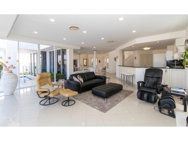 Paradise Waters QLD 4217