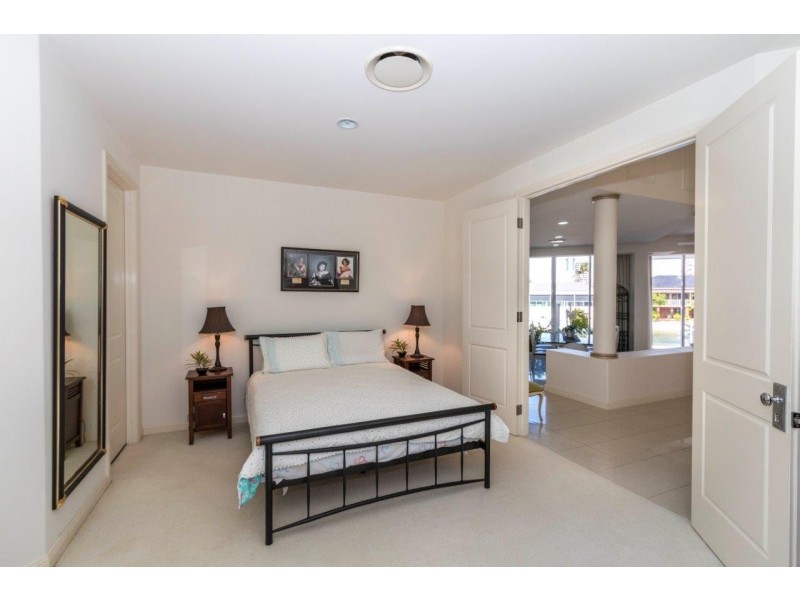 Paradise Waters QLD 4217