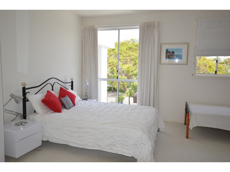 Paradise Waters QLD 4217