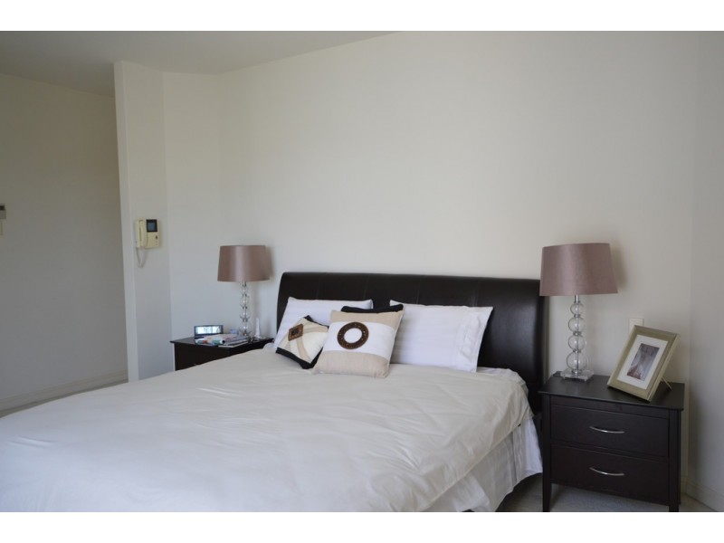 Paradise Waters QLD 4217