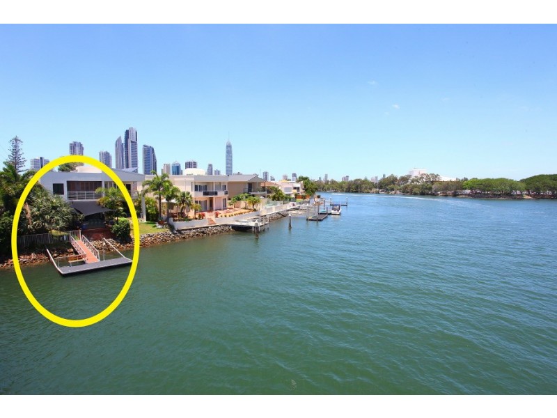 1/185 Stanhill Drive, Chevron Island QLD 4217