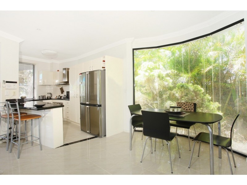 1/185 Stanhill Drive, Chevron Island QLD 4217