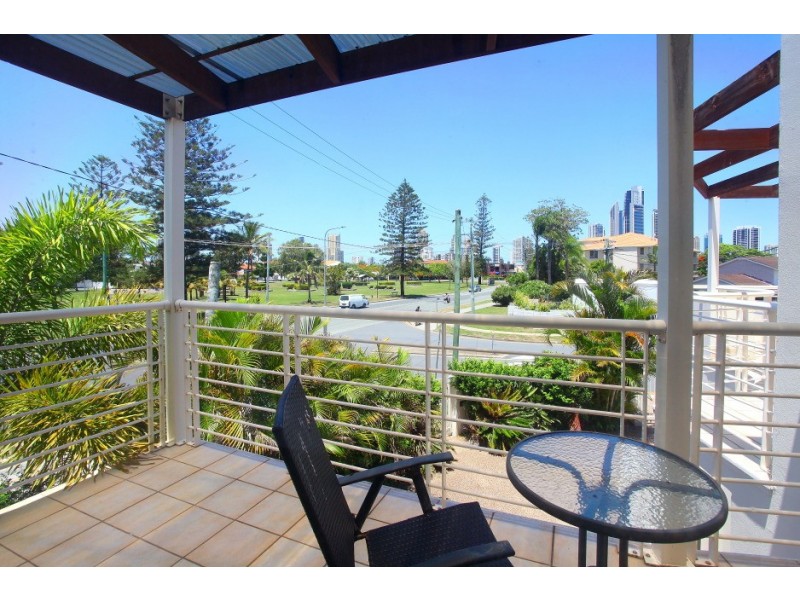 1/185 Stanhill Drive, Chevron Island QLD 4217