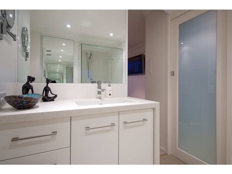 19/1 ‘Point Bennelong’ Peninsular Drive, Surfers Paradise QLD 4217