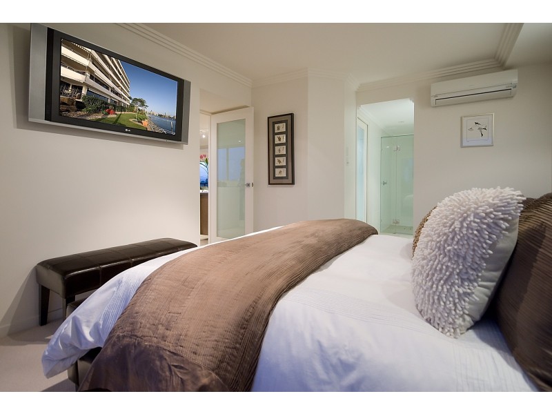 19/1 ‘Point Bennelong’ Peninsular Drive, Surfers Paradise QLD 4217