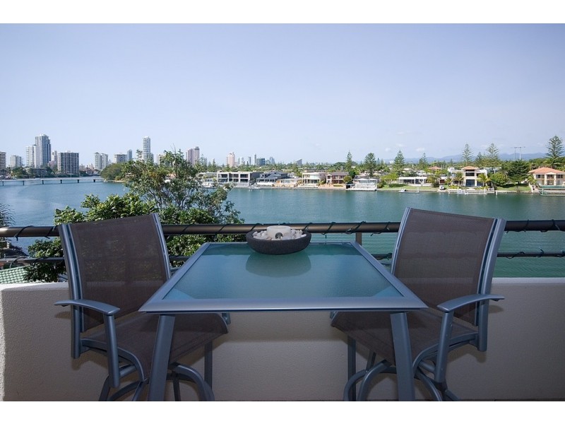 19/1 ‘Point Bennelong’ Peninsular Drive, Surfers Paradise QLD 4217