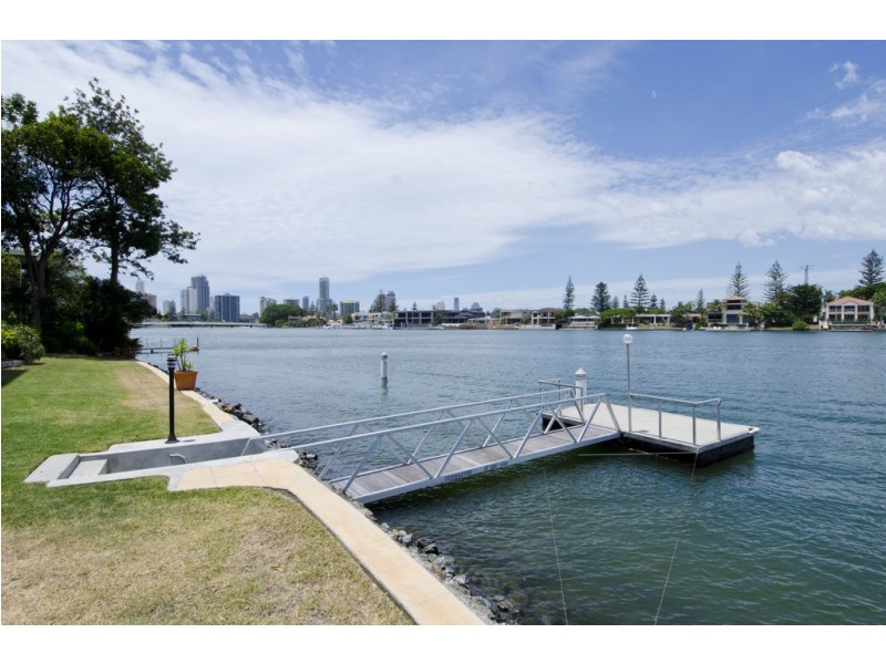 19/1 ‘Point Bennelong’ Peninsular Drive, Surfers Paradise QLD 4217