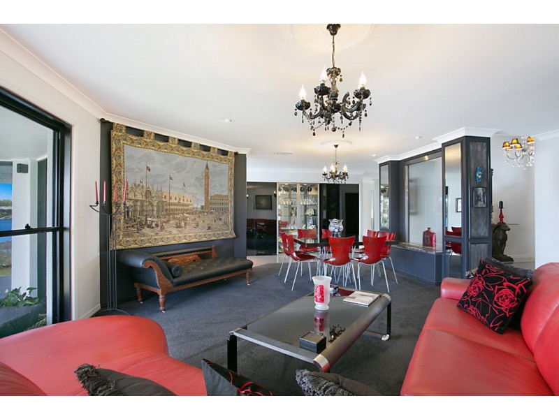 3 Stargazer Place, Clear Island Waters QLD 4226