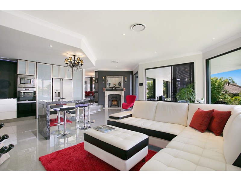 3 Stargazer Place, Clear Island Waters QLD 4226