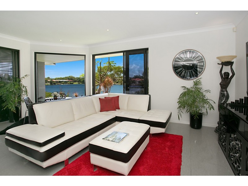 3 Stargazer Place, Clear Island Waters QLD 4226