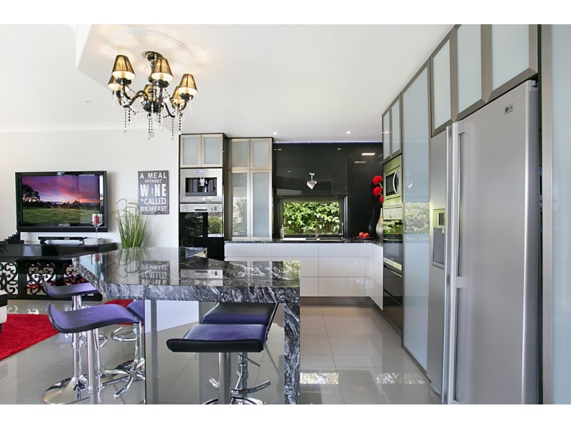 3 Stargazer Place, Clear Island Waters QLD 4226