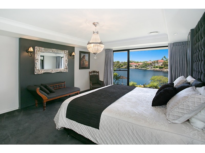 3 Stargazer Place, Clear Island Waters QLD 4226