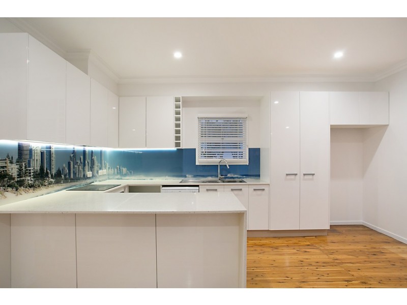 15 Thornton St, Surfers Paradise QLD 4217