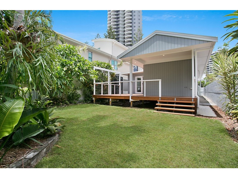 15 Thornton St, Surfers Paradise QLD 4217