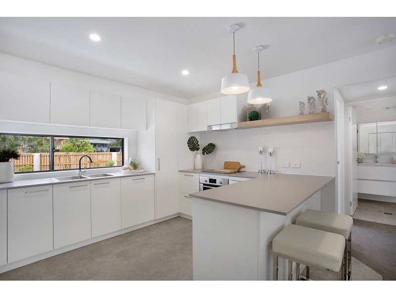 140 Ridgeway Avenue, Southport QLD 4215