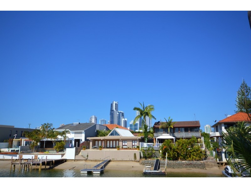 13 The Lido, Isle Of Capri QLD 4217