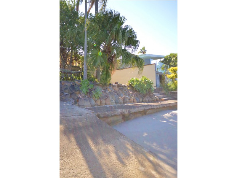 13 The Lido, Isle Of Capri QLD 4217