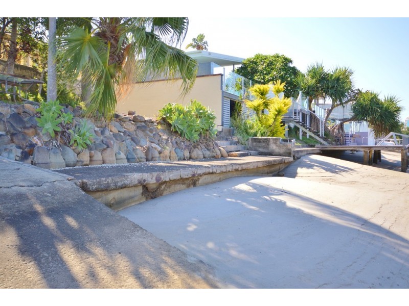 13 The Lido, Isle Of Capri QLD 4217