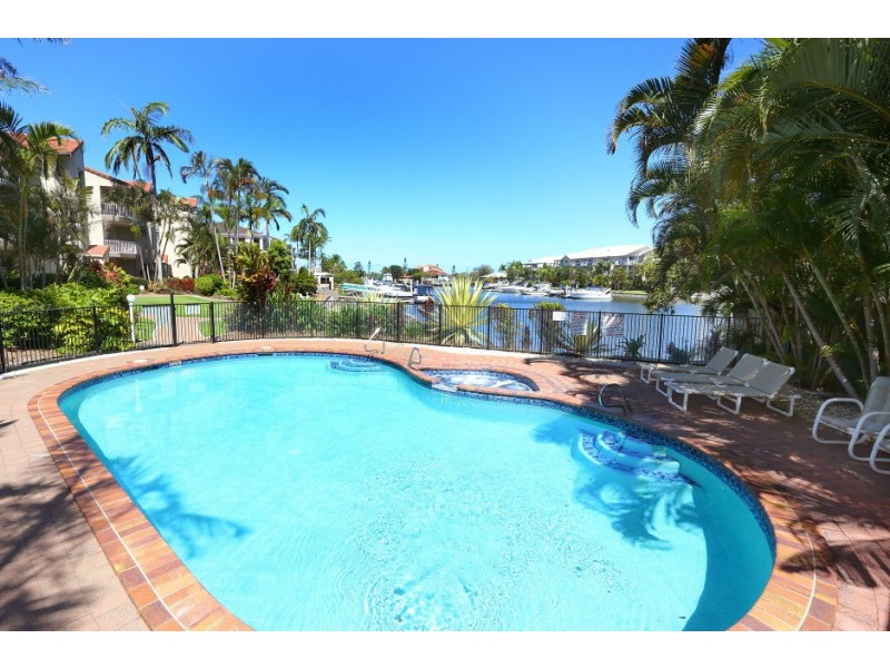 11/22 Jennifer Avenue, Runaway Bay QLD 4216