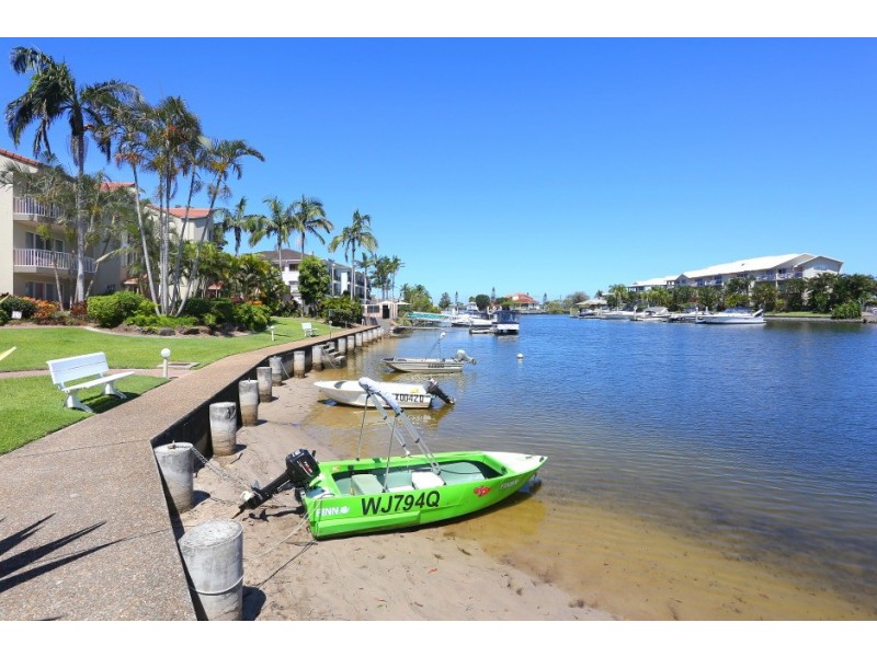 11/22 Jennifer Avenue, Runaway Bay QLD 4216