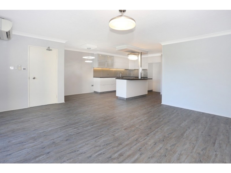 11/22 Jennifer Avenue, Runaway Bay QLD 4216