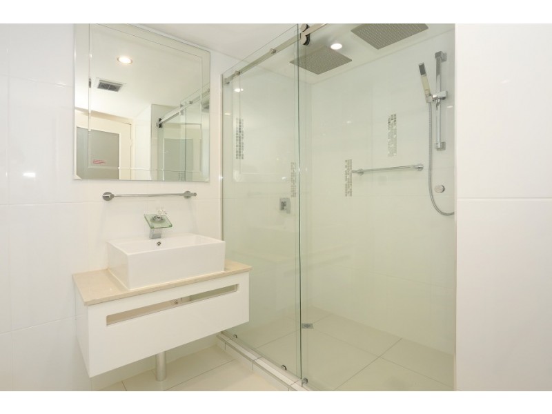 11/22 Jennifer Avenue, Runaway Bay QLD 4216