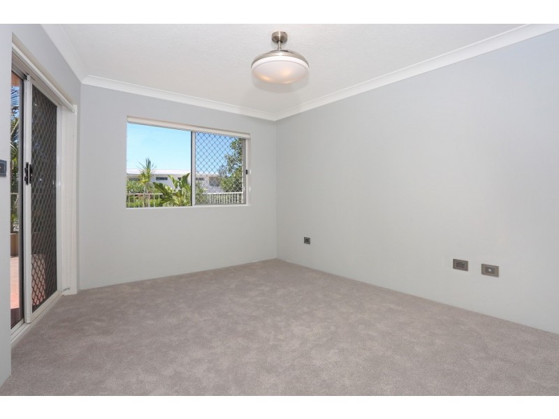 11/22 Jennifer Avenue, Runaway Bay QLD 4216