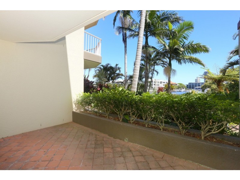 11/22 Jennifer Avenue, Runaway Bay QLD 4216