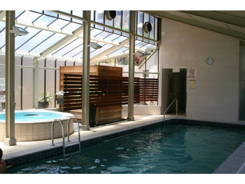 20/2 ‘Atlantis West’ Admiralty Drive, Paradise Waters QLD 4217