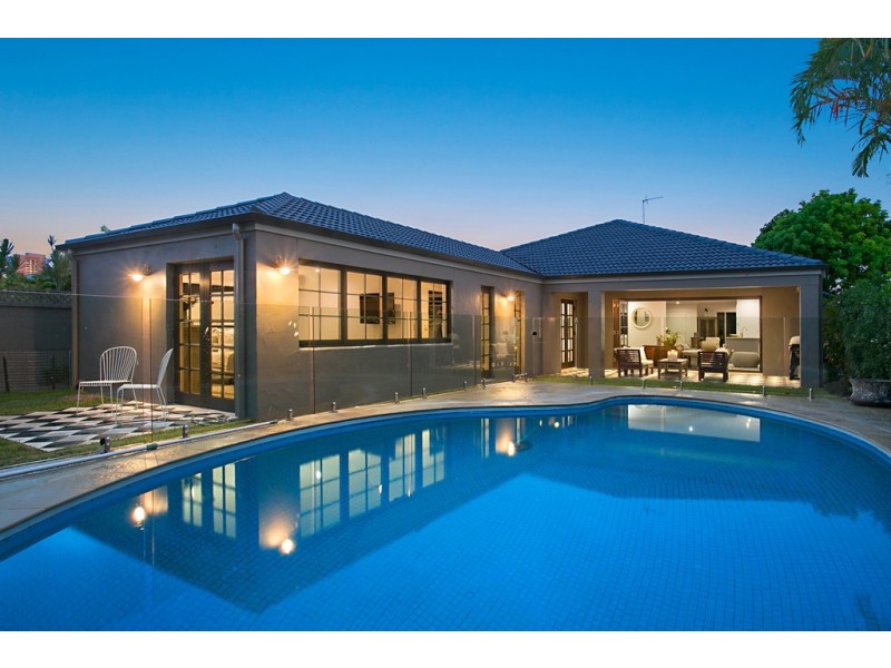 39 Salerno Street, Isle Of Capri QLD 4217
