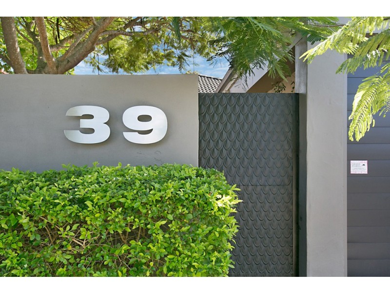 39 Salerno Street, Isle Of Capri QLD 4217