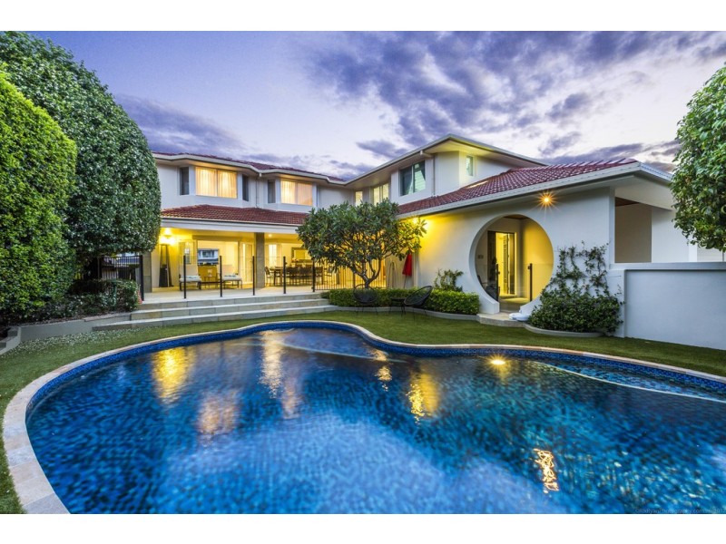 116 Commodore Drive, Paradise Waters QLD 4217