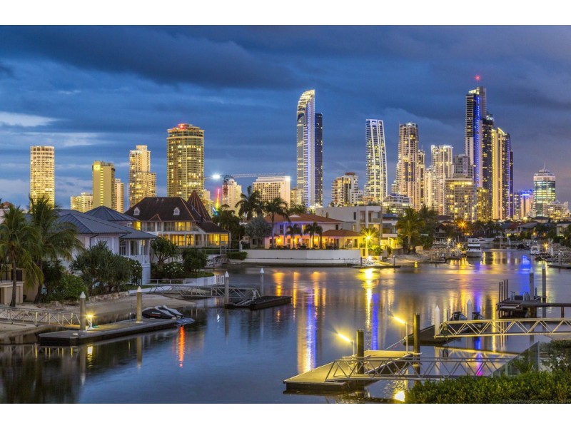 116 Commodore Drive, Paradise Waters QLD 4217