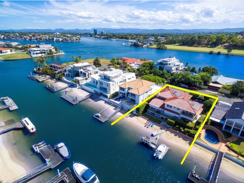 116 Commodore Drive, Paradise Waters QLD 4217