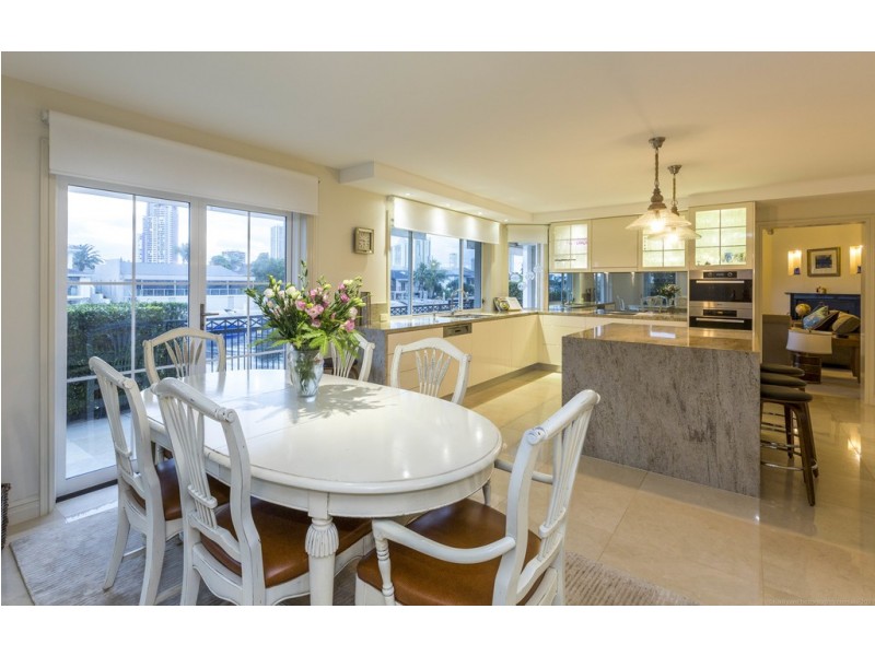 116 Commodore Drive, Paradise Waters QLD 4217