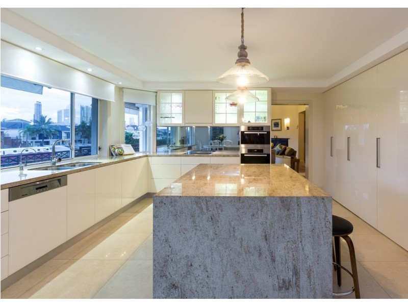 116 Commodore Drive, Paradise Waters QLD 4217