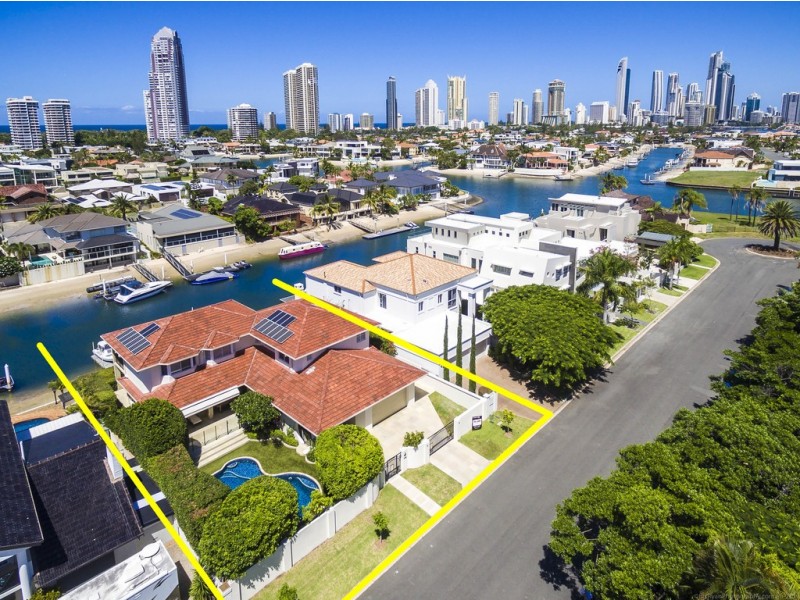 116 Commodore Drive, Paradise Waters QLD 4217
