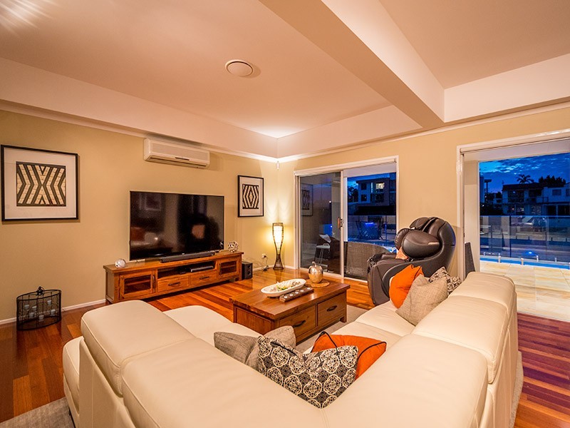 18 Gibraltar Drive, Isle Of Capri QLD 4217