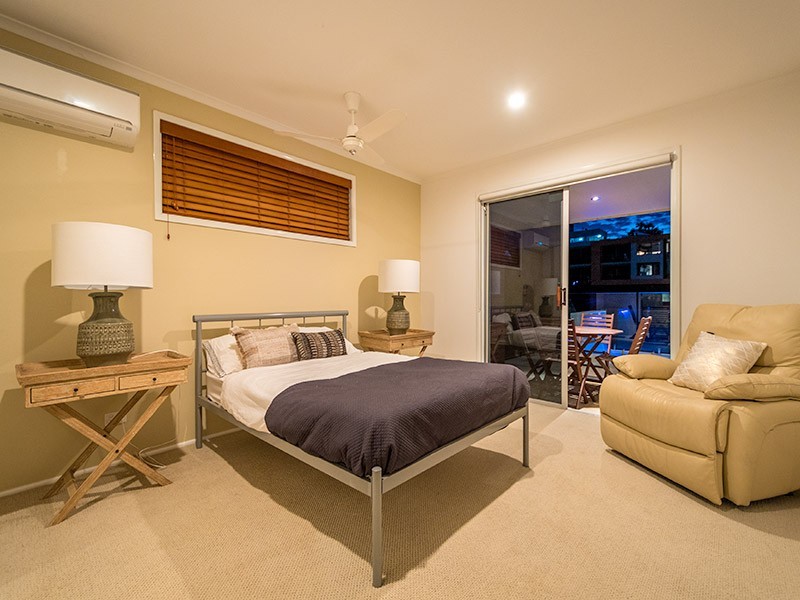18 Gibraltar Drive, Isle Of Capri QLD 4217