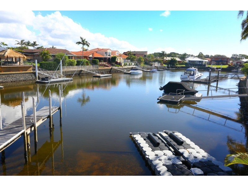10 Smugglers Place, Runaway Bay QLD 4216