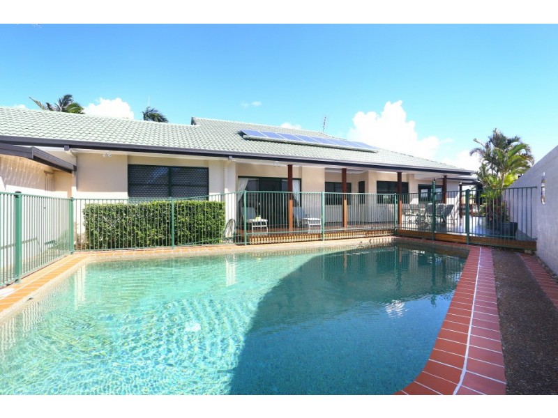 10 Smugglers Place, Runaway Bay QLD 4216