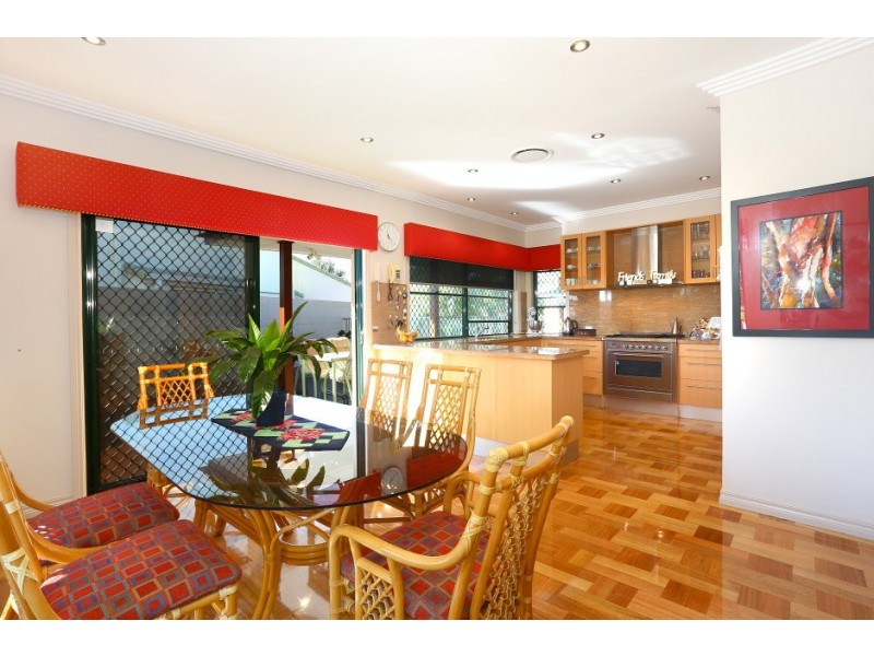 10 Smugglers Place, Runaway Bay QLD 4216